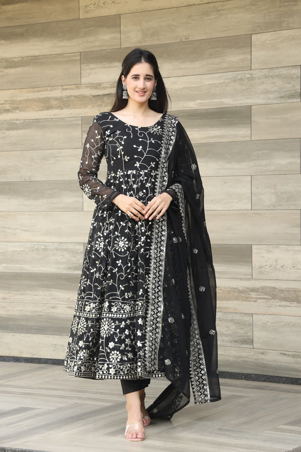 Damini's Black Coloured Suit